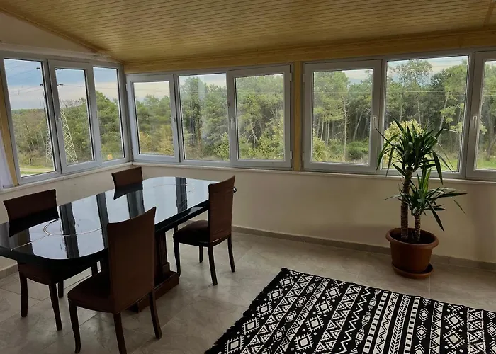 Apartman Jacuzzi With Forest View